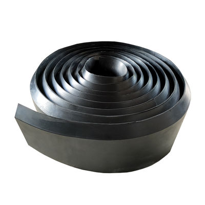 নিয়প্রিন রাবার স্কির্টিং বোর্ড, যার কঠোরতা ৭০ শোর এ, ভাঙনে প্রসারণ ৩০০%, এবং ২.৫ ~ ৬.০ এমপিএ টানার ক্ষমতা