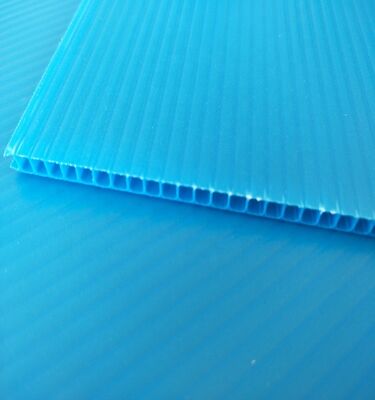 বক্স প্যাকেজিংয়ের জন্য কাস্টম আকারের পুনর্ব্যবহারযোগ্য ওয়াটারপ্রুফ পিপি প্লাস্টিকের কর্গযুক্ত শীট