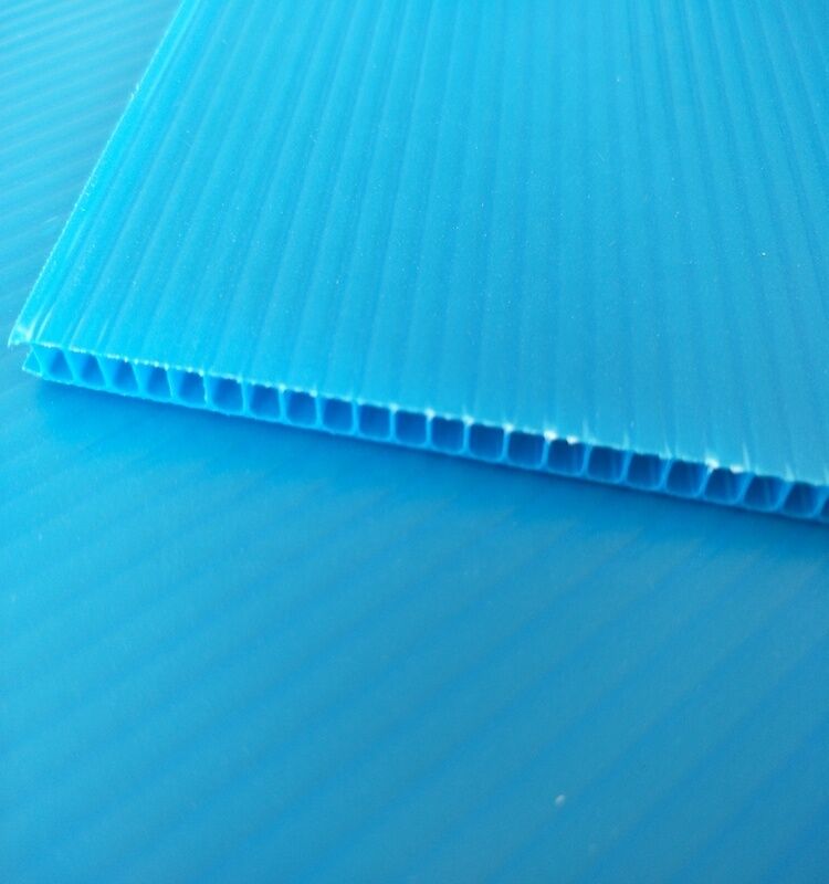 বক্স প্যাকেজিংয়ের জন্য কাস্টম আকারের পুনর্ব্যবহারযোগ্য ওয়াটারপ্রুফ পিপি প্লাস্টিকের কর্গযুক্ত শীট